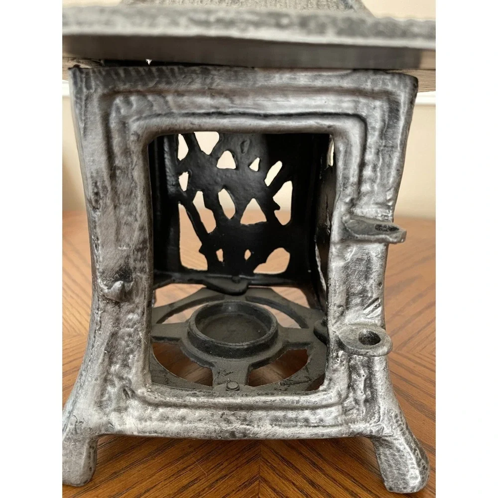 Japanese Cast Iron Pagoda Garden Lamp Lantern